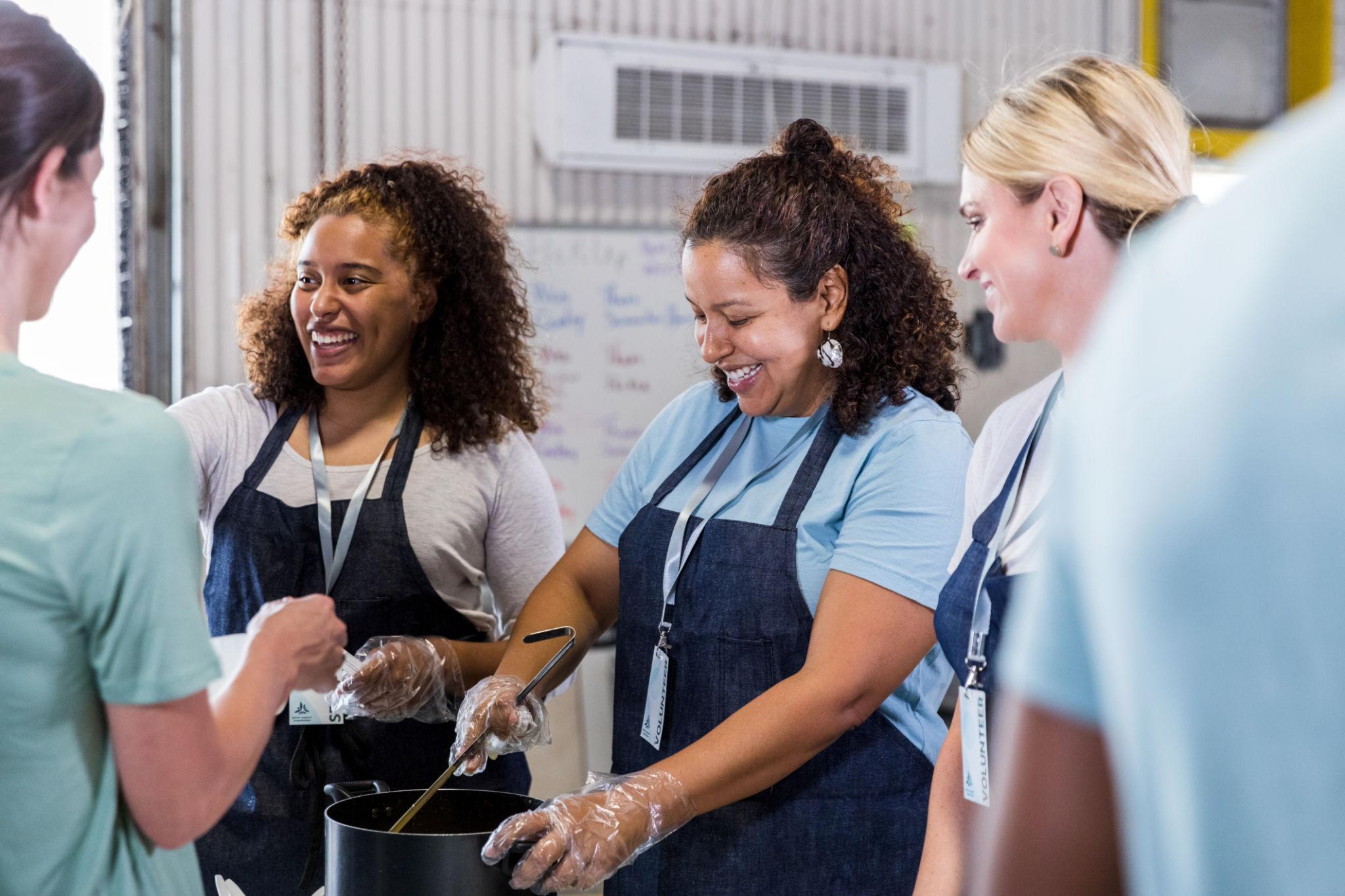 Ronald McDonald House guest chef program volunteers